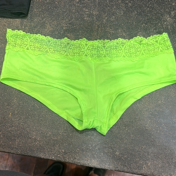 Cheeky Boy Shorts - Picture 2 of 5